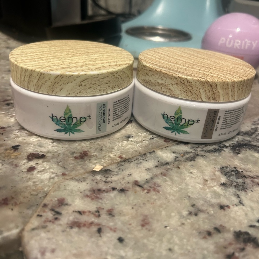 Hempz Skincare Moisturizer with Cream and Tan Accents